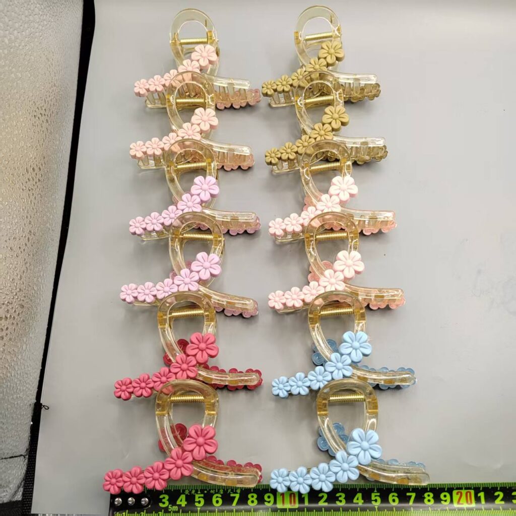 Cross-pattern plum blossom six-color gripper Cross Six-Color Plum Blossom Claw Clip